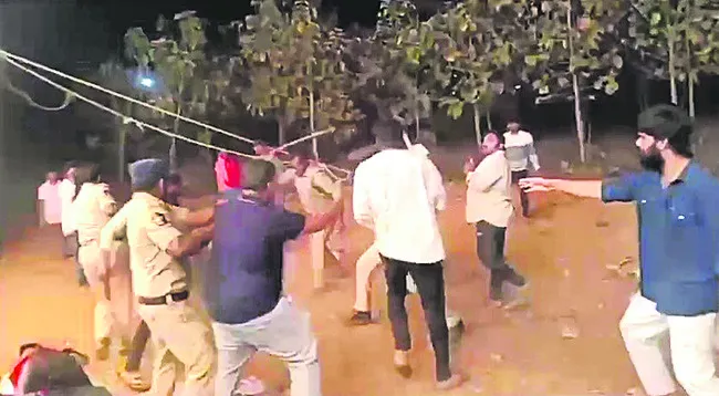 వలపర్ల తిరునాళ్లలో ఆధిపత్య పోరు
