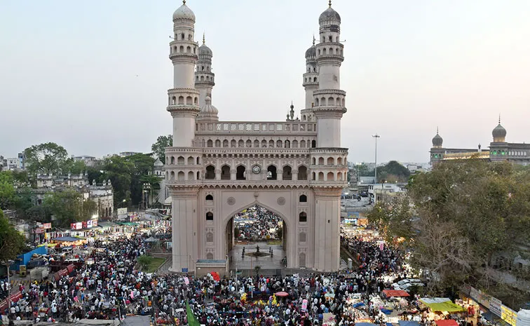 Hyderabad 7 parking spaces provided Near Charminar