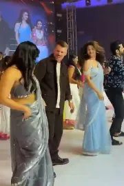 David Warner Dance Pushpa Song At Robinhood Pre Release Event1