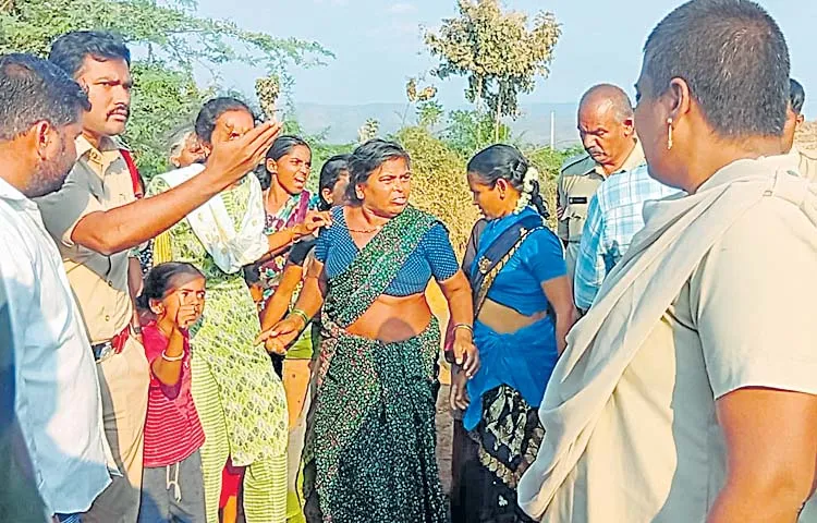 Protest against the removal of pond soil by farmers