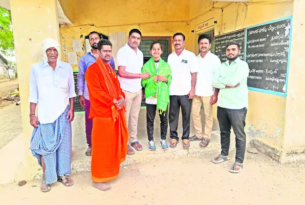 భారత సాఫ్ట్బాల్ జట్టుకు విద్యార్థిని ఎంపిక