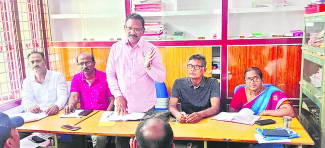 విద్యారంగ సమస్యలు పరిష్కరించాలి