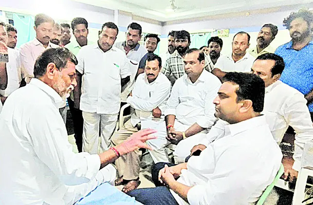 కార్యకర్తలందరికీ వైఎస్సార్ సీపీ అండ