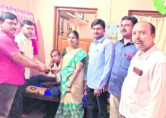 బెస్ట్ ఫ్రెండ్స్ ఫౌండేషన్ ఆధ్వర్యంలో ఆర్థిక సాయం