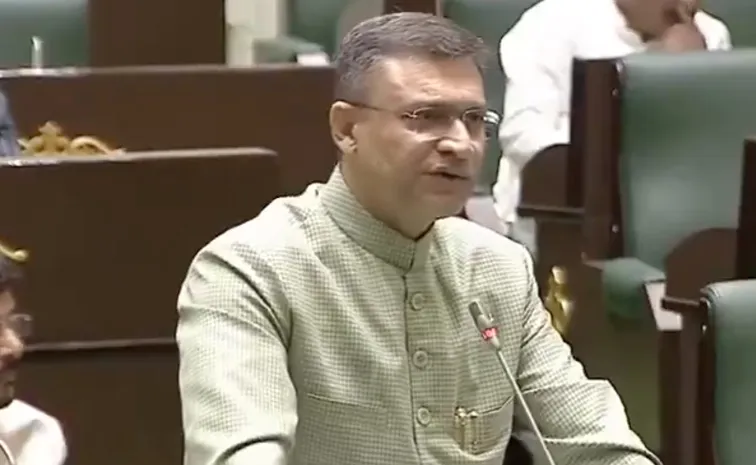 Akbaruddin Owaisi Sensational Comments On Mana ooru Mana Badi scheme
