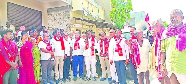 ‘ఫ్యూచర్‌’ బాధిత రైతులను ఆదుకోవాలి