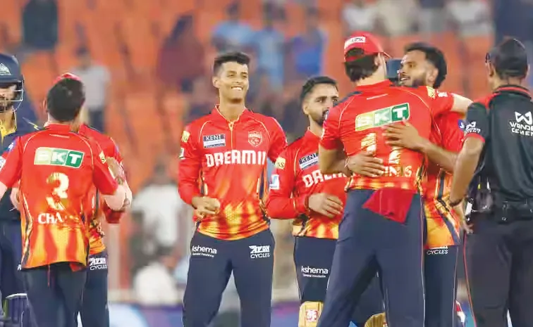 Not Shreyas Ashwin Picks Player Of The Match GT vs PBKS Serving Water10