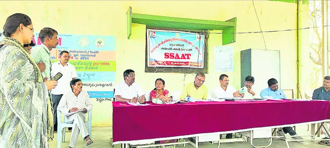 జవాబుదారీతనంతో పనులు చేయించాలి