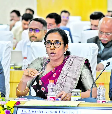 జిల్లాలో ప్రాధాన్య రంగాలకు ప్రత్యేక స్థానం