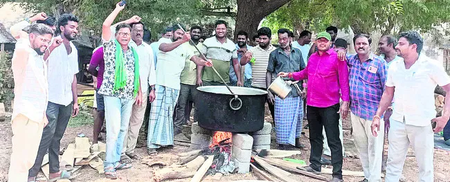 వంటావార్పుతో కార్మికుల ఆందోళన