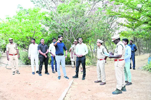 ఎకో పార్క్‌ను సుందరంగా తీర్చిదిద్దాలి 