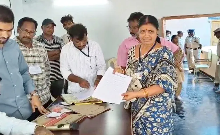 Ysrcp Candidate Alla Subbamma Won As The Tripuranthakam Mpp3