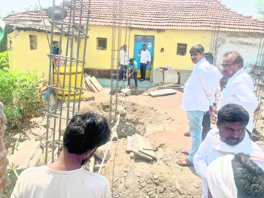 ఇందిరమ్మ ఇళ్ల నిర్మాణాలు పూర్తి చేయాలి 