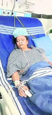 టీడీపీ వేధింపులు తాళలేక ఫీల్డ్‌ అసిస్టెంట్‌ ఆత్మహత్యా య