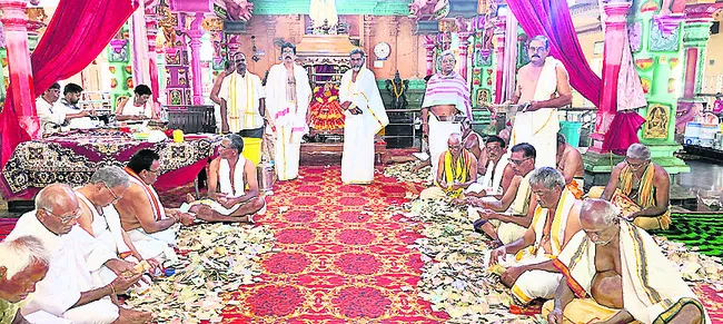 వేసవి తాపం నుంచి ఉపశమనం కల్పించాలి 