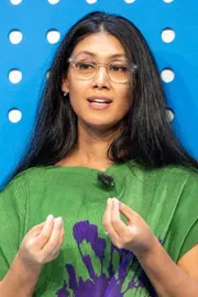 Roshni Nadar Malhotra of HCL Technologies Becomes First Indian In Top 10 Rich List For Women5