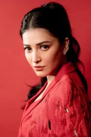 Kollywood Actress Shruti Haasan Hyderabad live concert postponed8