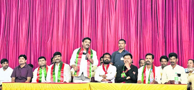 బలహీనవర్గాల పక్షాన పోరాడుతా 