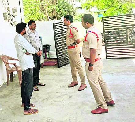 కొదురుపాకలో దొంగతనం