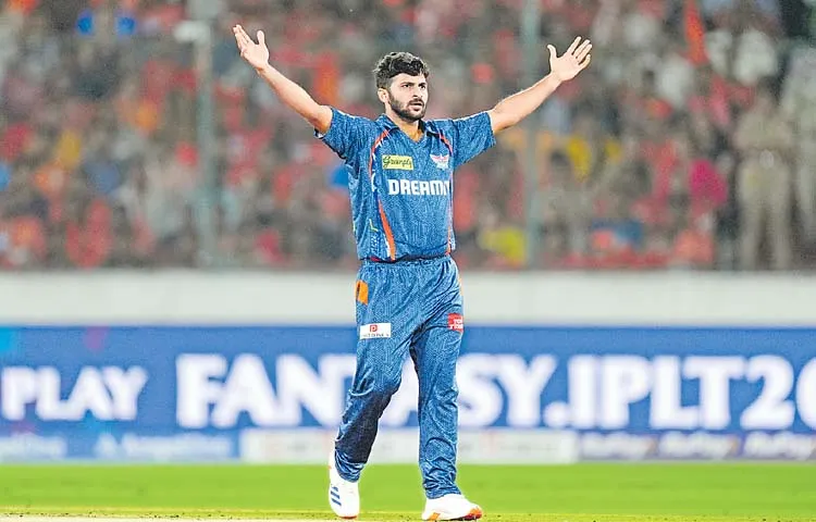 Shardul Thakur is showing his strength for Lucknow Supergiants