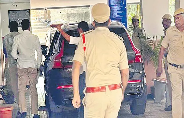 SIT questions Sravan Rao in phone tapping case