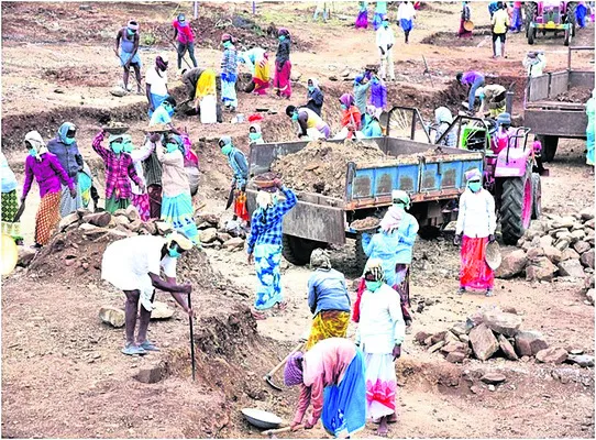 1 నుంచి ఉపాధి పథకం కూలీ పెంపు 