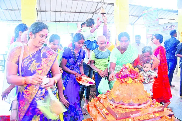 జమలాపురంలో ప్రత్యేక పూజలు 
