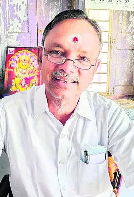 కొత్త బట్టలతో మురిసిపోయేటోళ్లం
