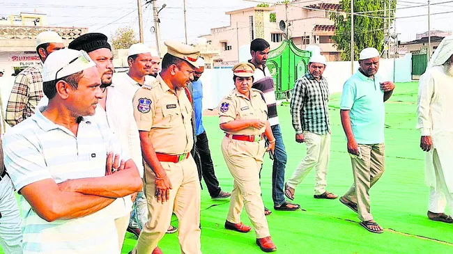 రంజాన్‌ ఏర్పాట్లు పరిశీలించిన ఎస్పీ
