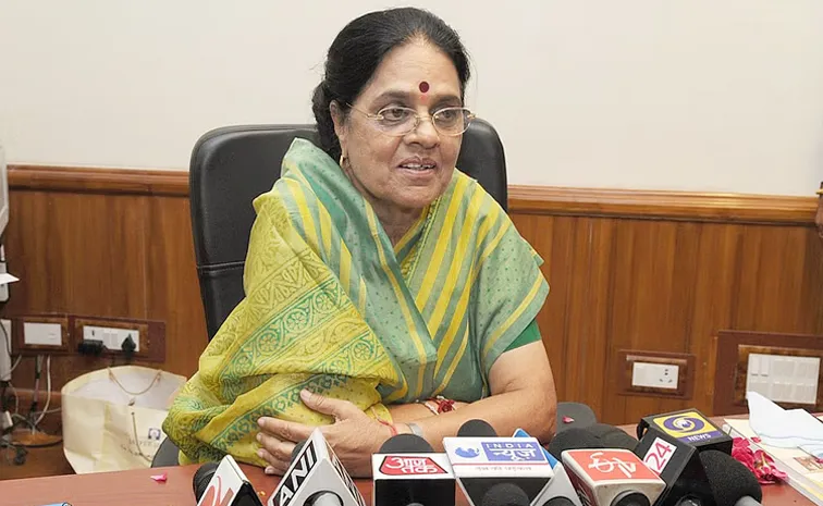 Former Union Minister Girija Vyas Burn Injuries While Doing Aarti At Home
