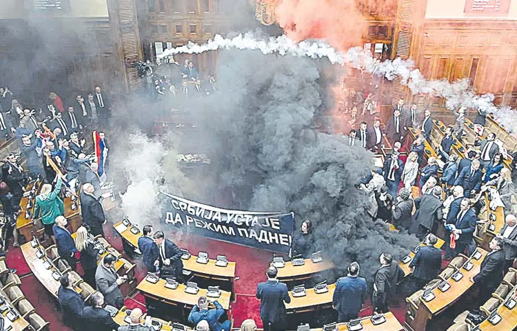 Parliament session of Balkan country of Serbia on Tuesday resembled a street fight