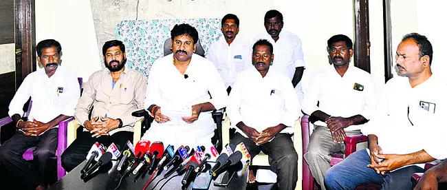 మాటకు కట్టుబడి ఉన్నా