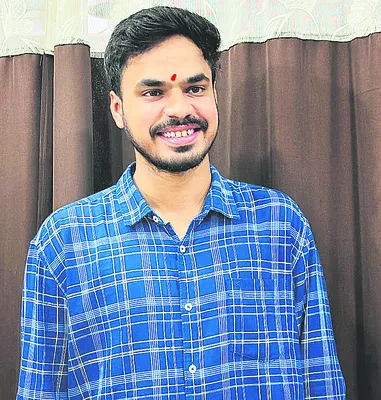 పట్టుదలతో చదివి.. 
