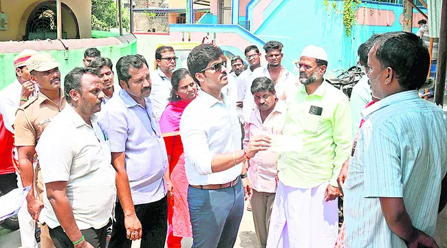 నెహ్రూనగర్‌లో కలెక్టర్‌ తనిఖీలు 