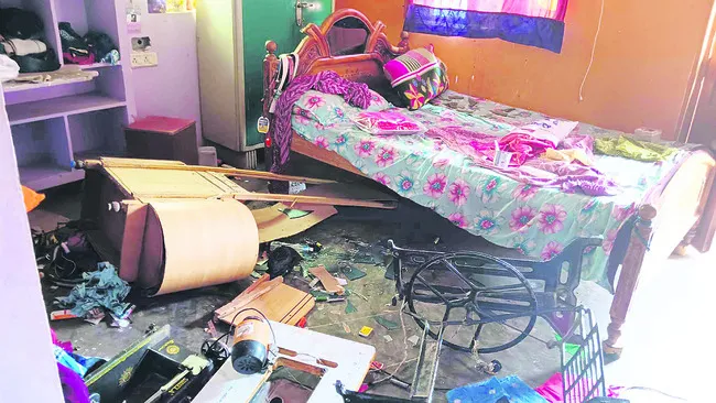 ఇరువర్గాల మధ్య ఘర్షణ, కేసులు నమోదు