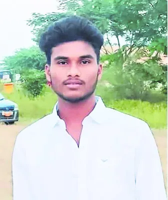 అప్పుల బాధతో ఆటో డ్రైవర్‌ ఆత్మహత్య 