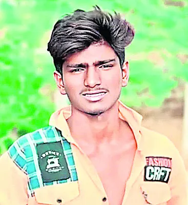 చిచ్చుపెట్టిన సిగరెట్‌ పొగ..
