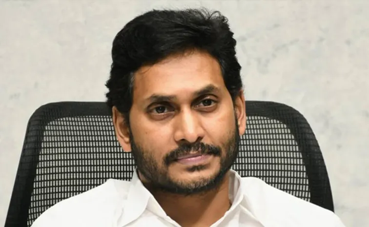 YS Jagan consoles family members of Kuruba Lingamaiah