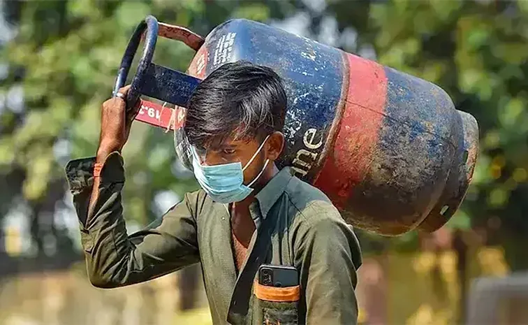 Commercial LPG Cylinder Prices Reduced
