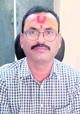 ● సర్కారు భూమిలో రియల్‌ వ్యాపారం ● అక్రమంగా నిర్మాణాలు