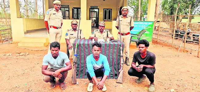 ‘పేట’ అడవిలో అలజడి