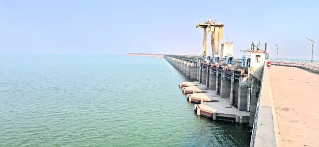 నీటి విడుదల నిలిపివేత 