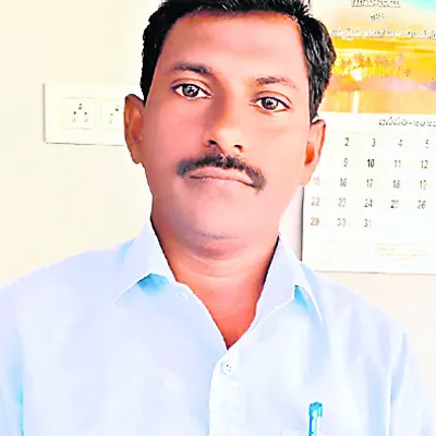 అదుపు తప్పిన బైక్‌.. 