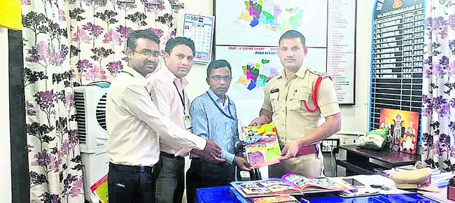 అంధ విద్యార్థులకు ఉచిత వసతి, విద్యాబోధన