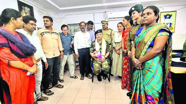 యువత దేశసేవలో ముందుండాలి