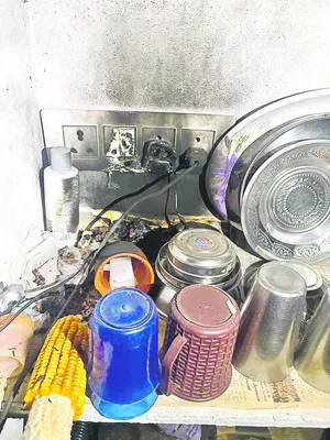 చిప్పలపల్లిలో షార్ట్‌ సర్క్యూట్‌ 