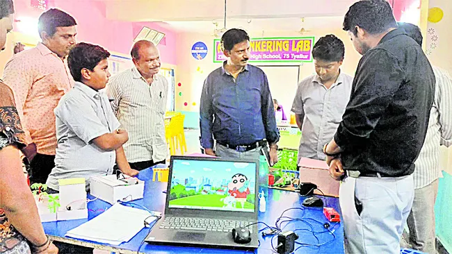 అటల్‌ టింకరింగ్‌ ల్యాబ్‌ పరిశీలన 