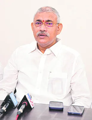 జగన్‌కు భద్రత కల్పించడంలో పోలీసులు విఫలం