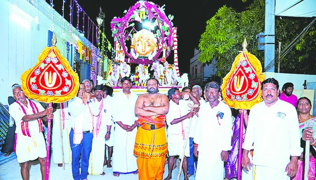 వైభవంగా పొన్నవాహన మహోత్సవం 