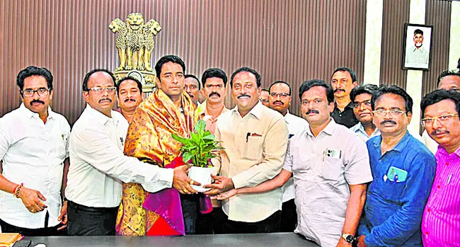 సమన్వయంతో జిల్లా సమగ్రాభివృద్ధి సాధ్యం